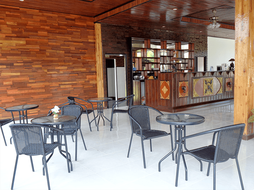 Bar section serving fresh drinks and Thai cuisine
