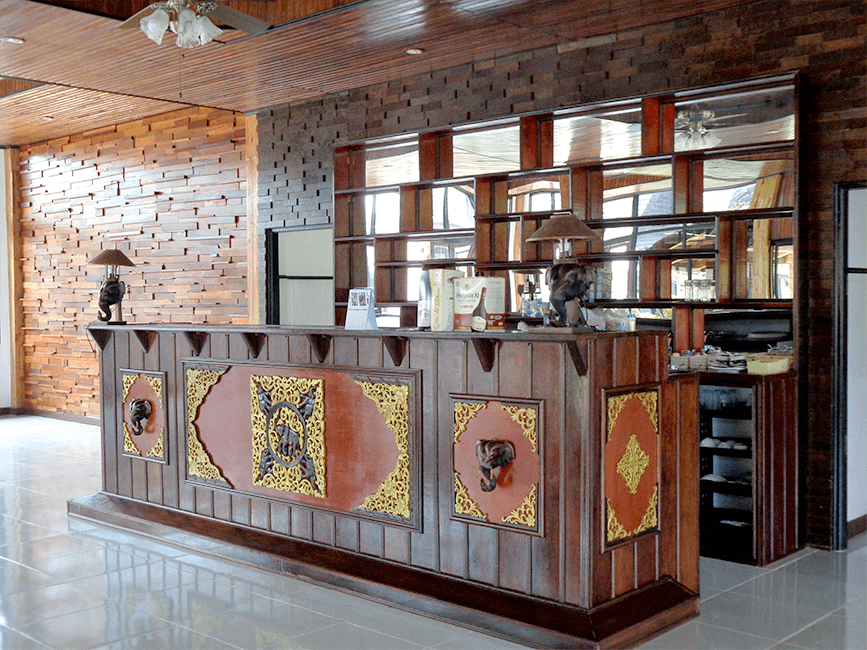 Evening atmosphere at the restaurant with warm lighting