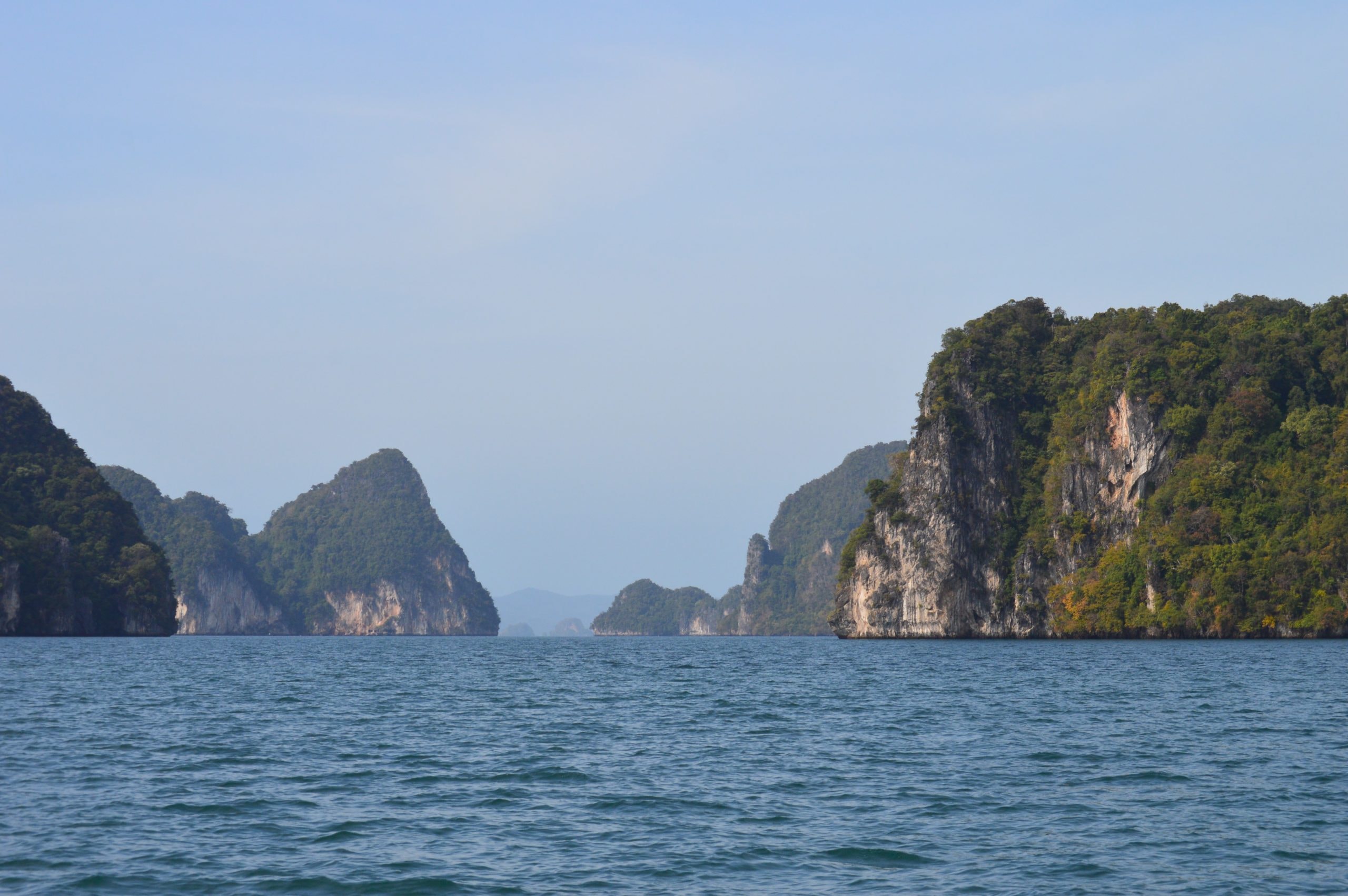 Paradis Vert Krabi resort with lush gardens and limestone cliffs